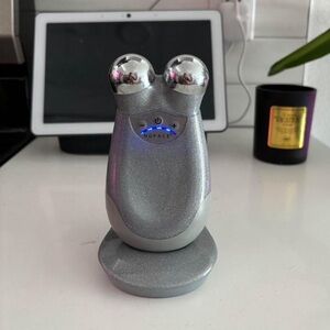 NuFace Trinity- Luxury Facial Toning Tool